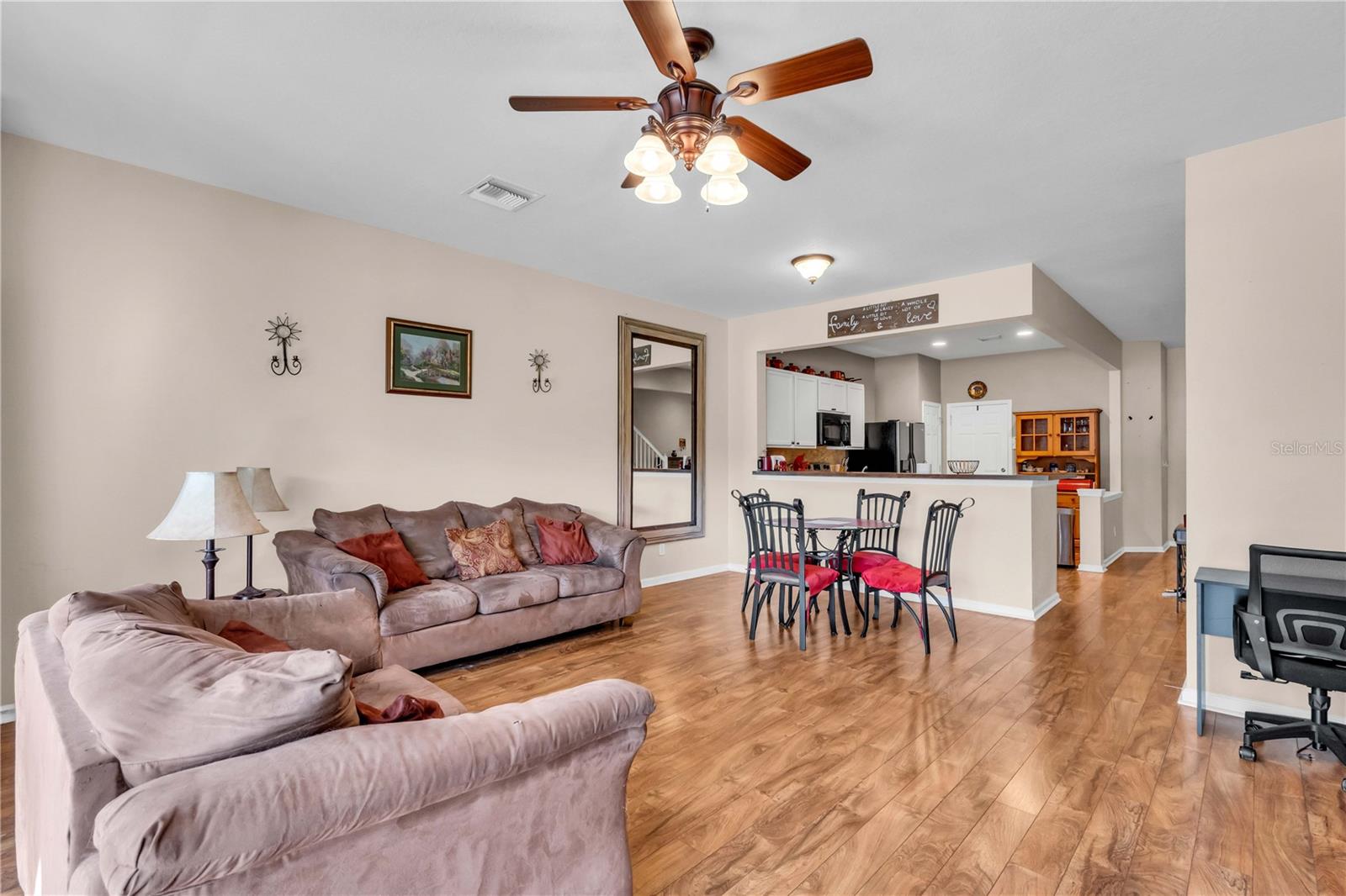 Listing Photo 8