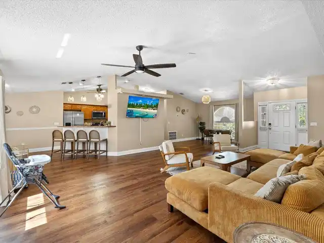 Listing Photo 7