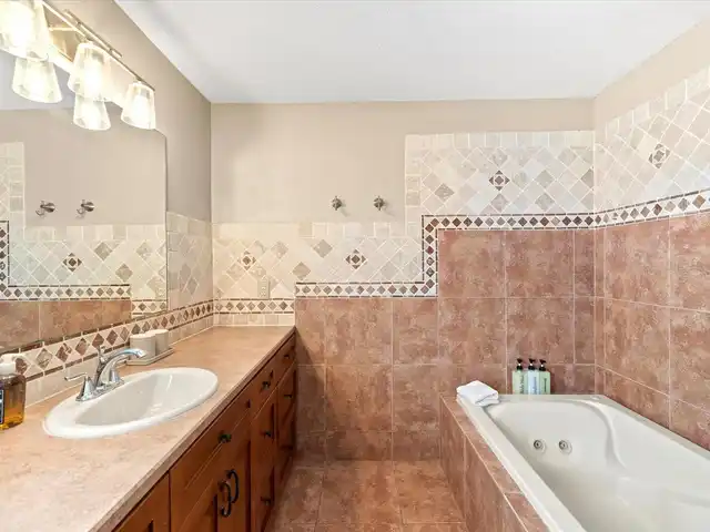 Listing Photo 20