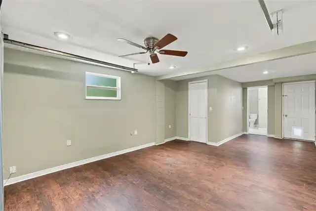 Listing Photo 9