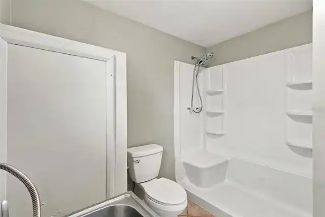 Listing Photo 10