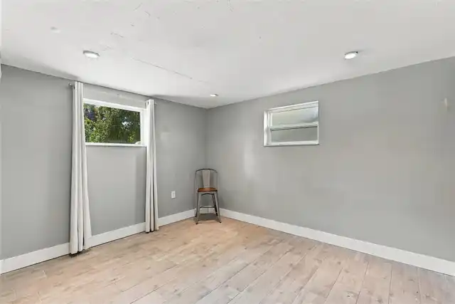 Listing Photo 15