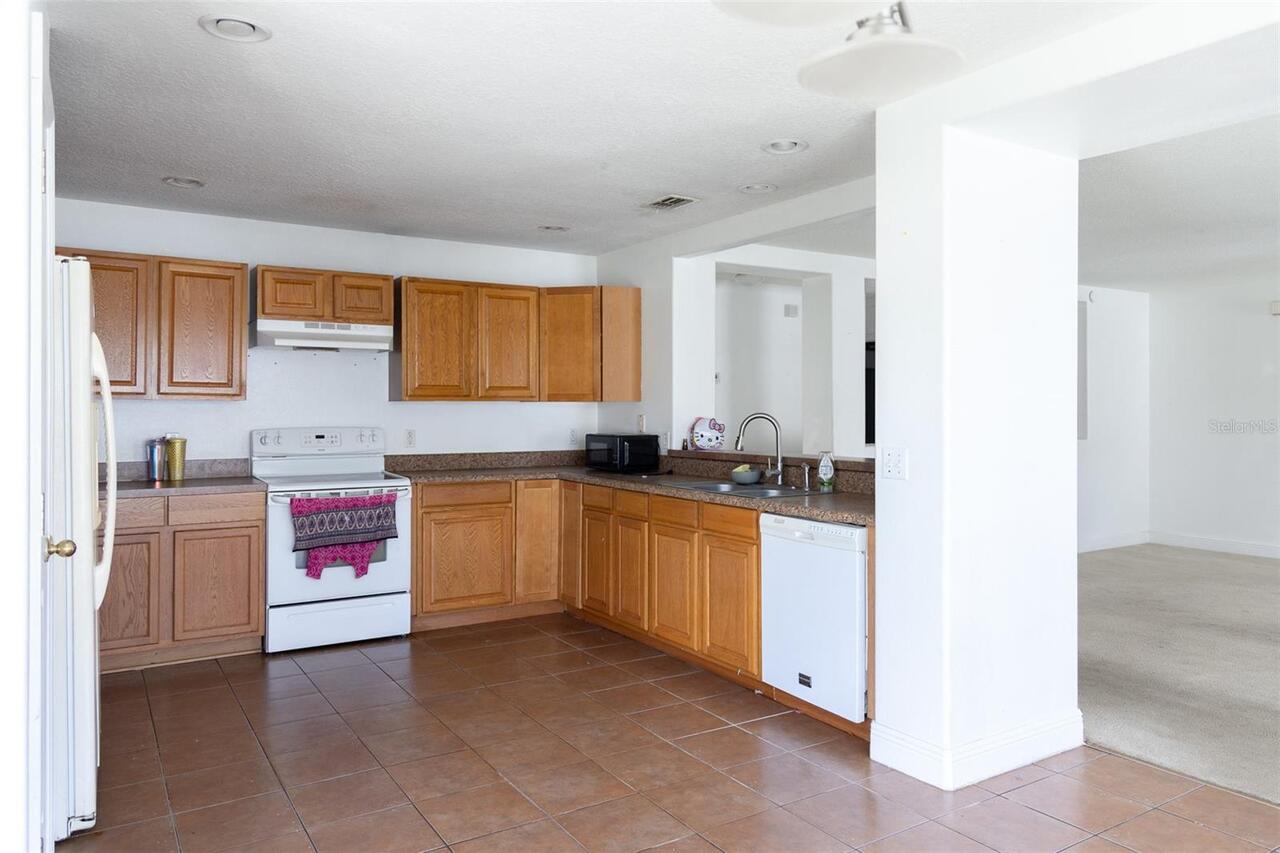 Listing Photo 8