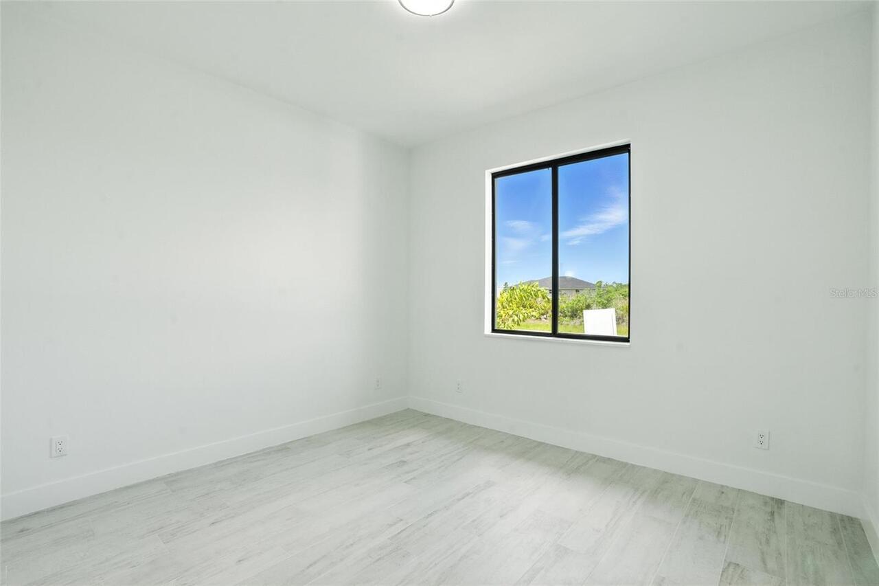 Listing Photo 28