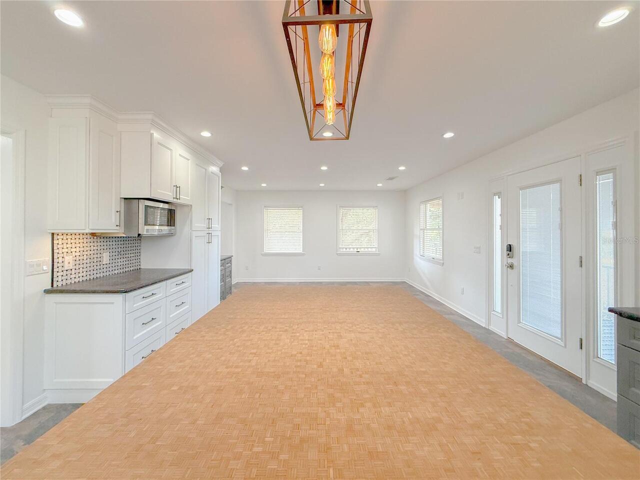 Listing Photo 18