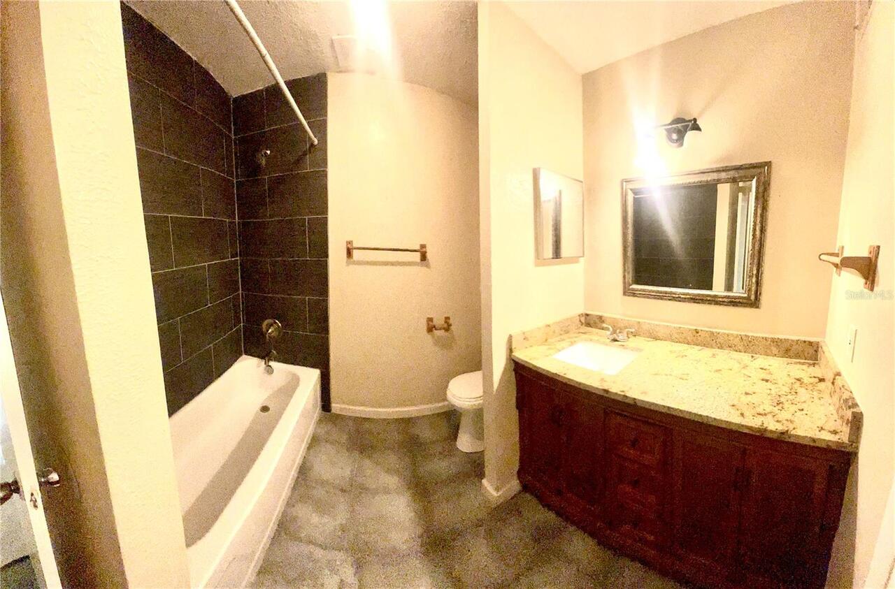 Listing Photo 9