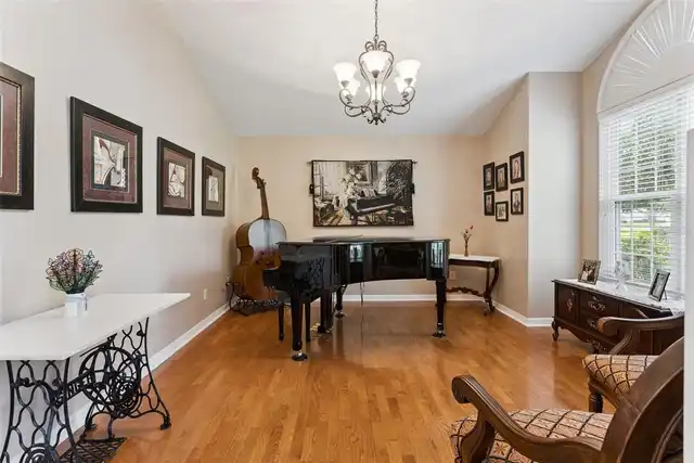 Listing Photo 8