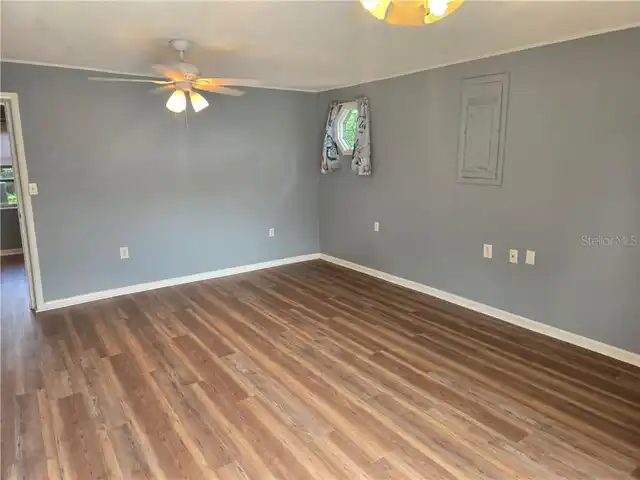 Listing Photo 17