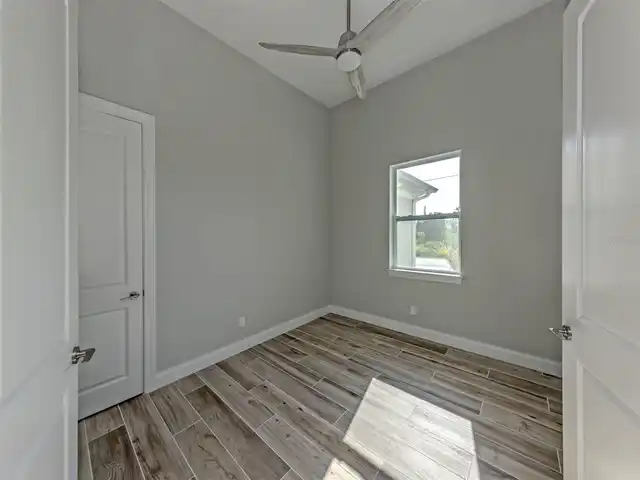 Listing Photo 28