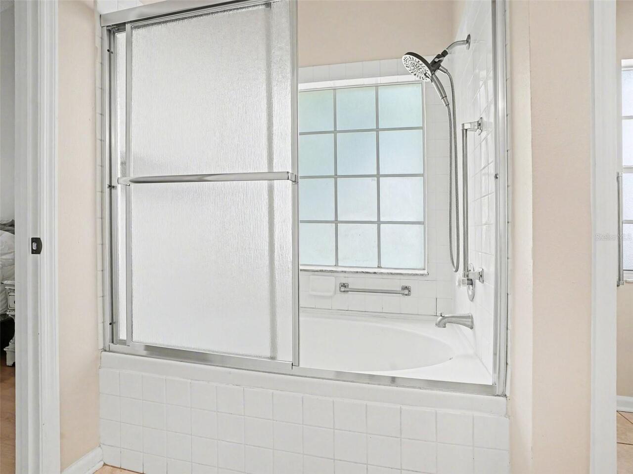 Listing Photo 14