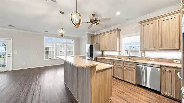 Listing Photo 10