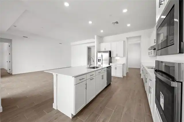 Listing Photo 16