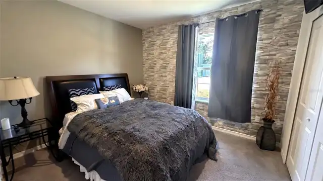 Listing Photo 10
