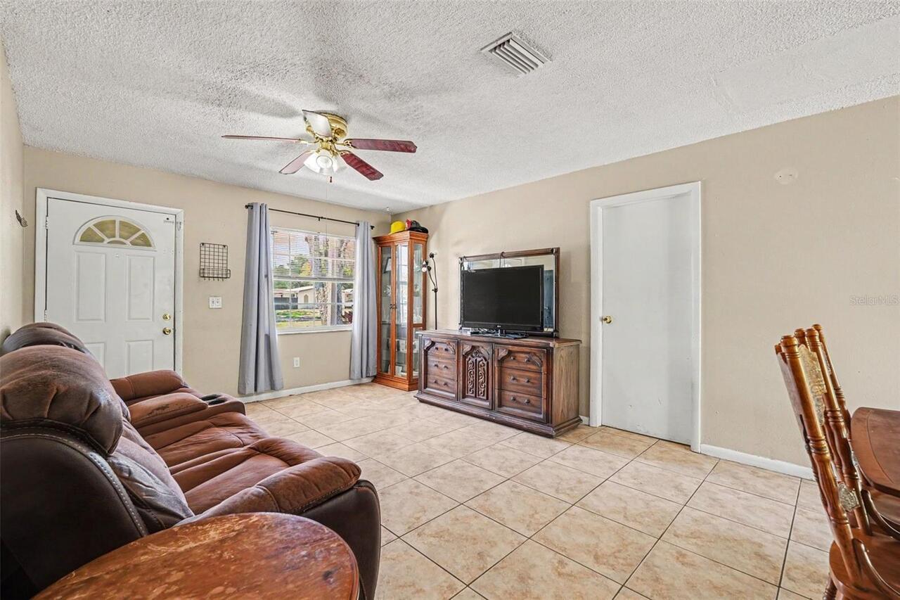 Listing Photo 8