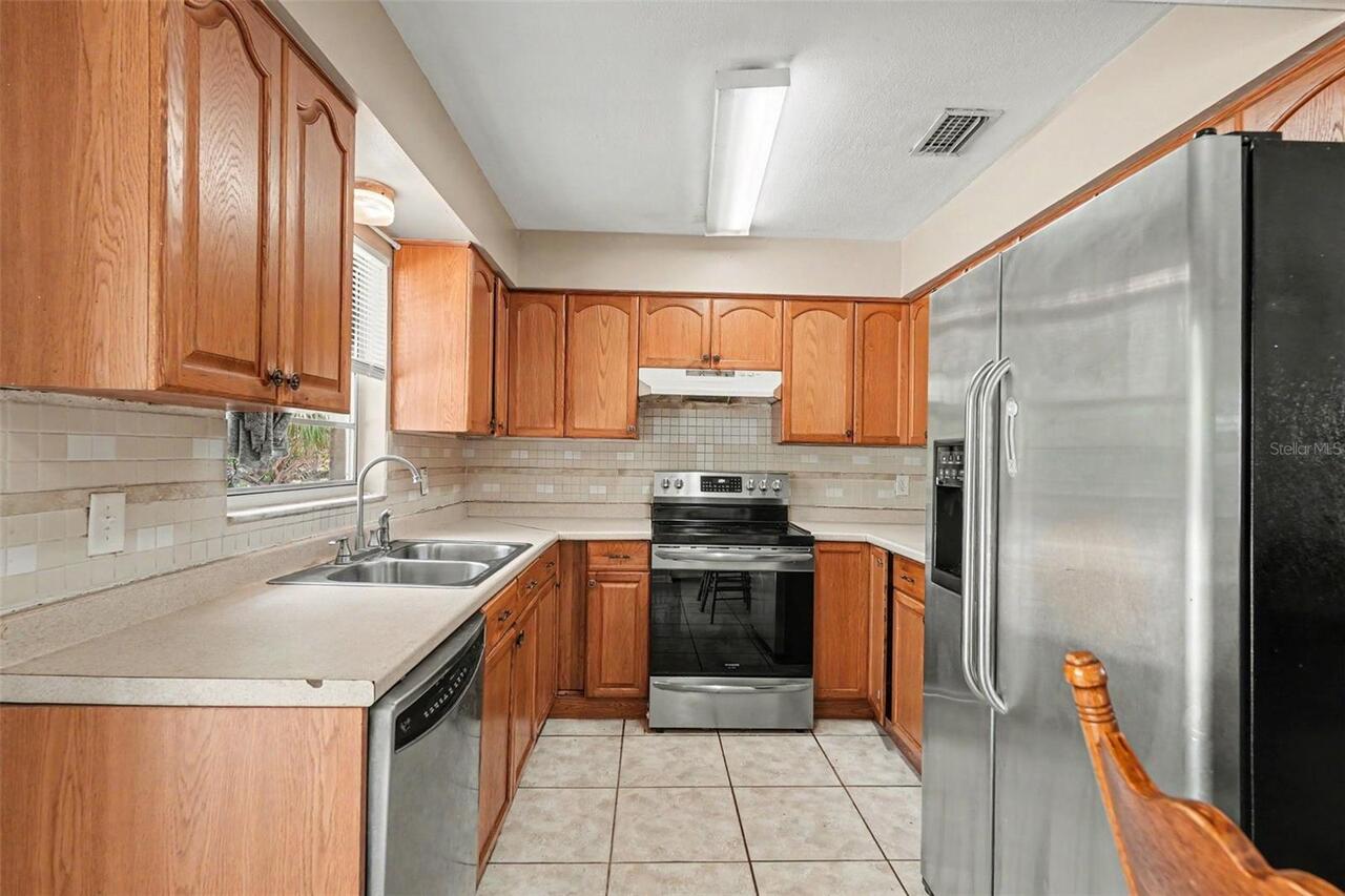 Listing Photo 12
