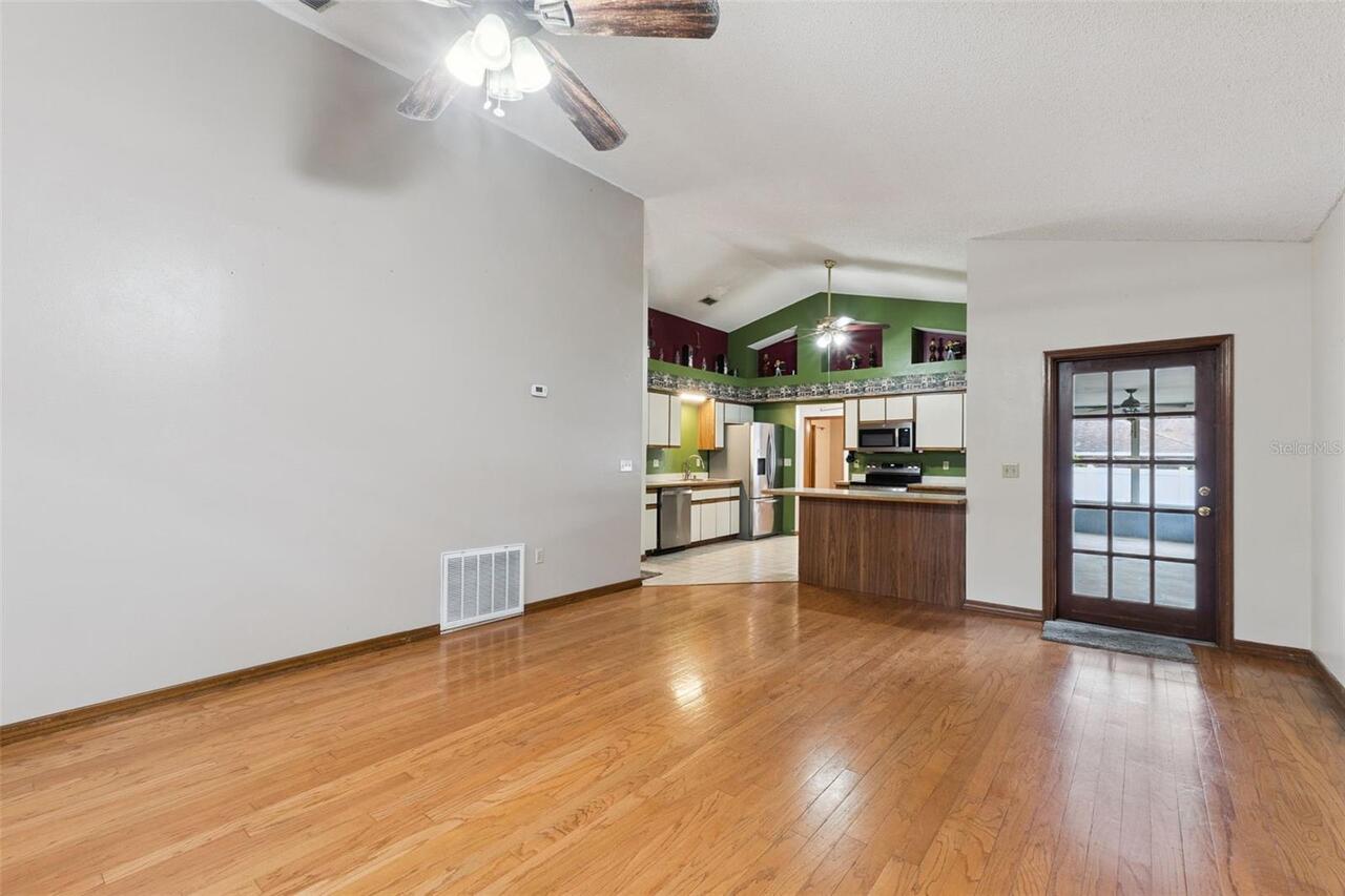 Listing Photo 13