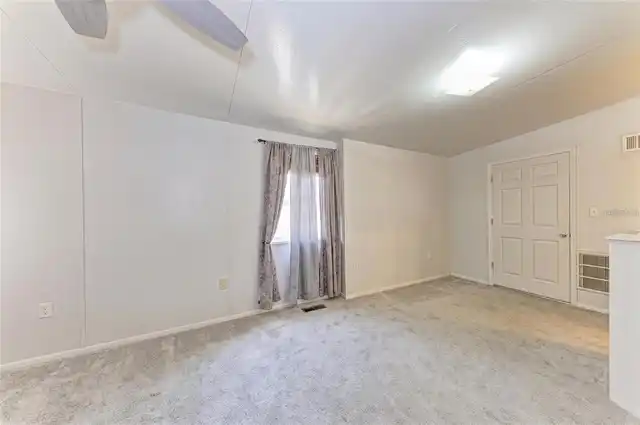 Listing Photo 9