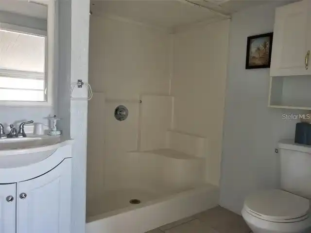 Listing Photo 12