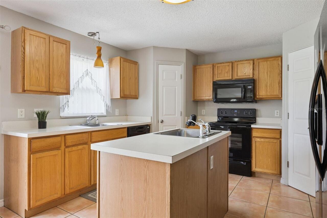 Listing Photo 8