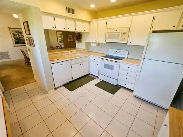 Listing Photo 9