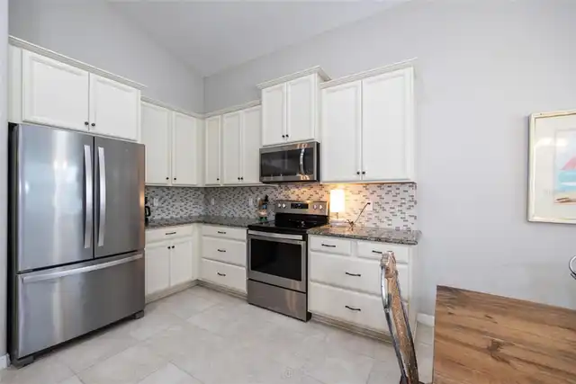 Listing Photo 8
