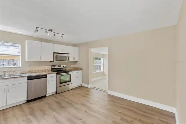 Listing Photo 8