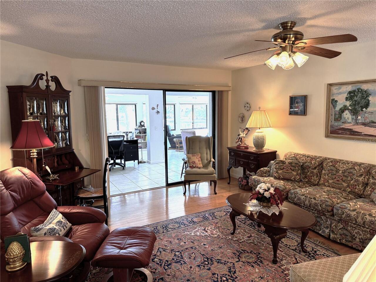 Listing Photo 8