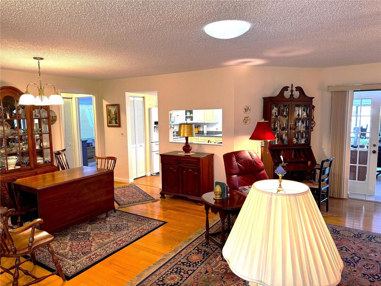 Listing Photo 9