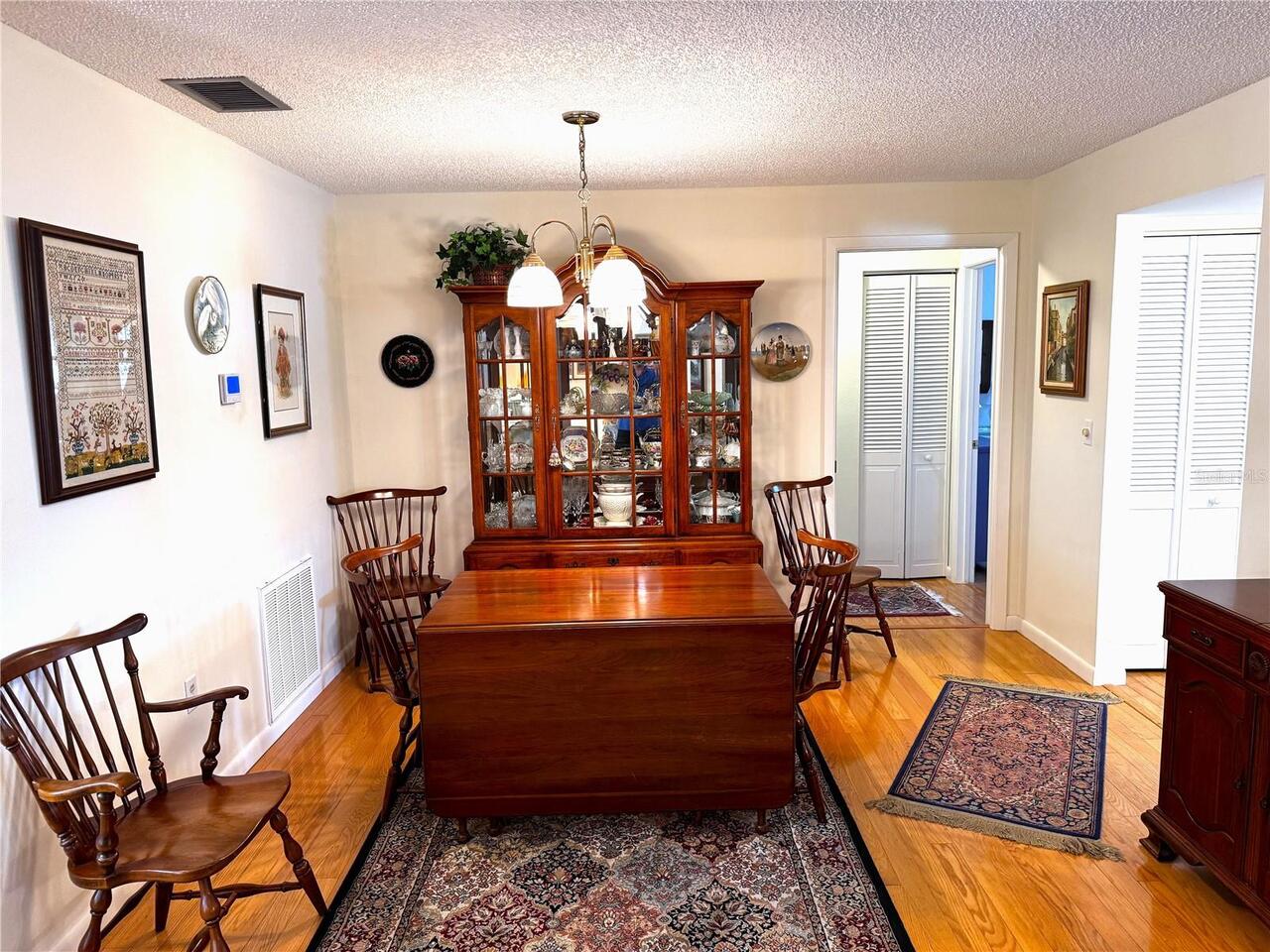 Listing Photo 12