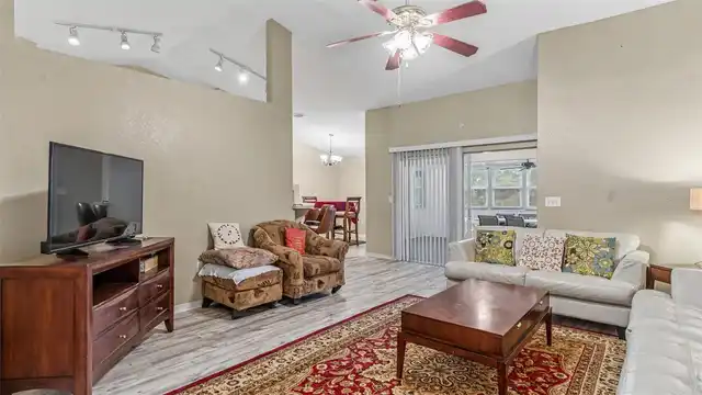 Listing Photo 7