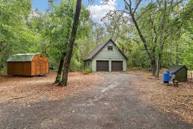 Listing Photo 11