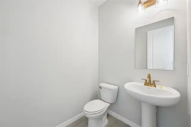 Listing Photo 12