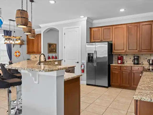 Listing Photo 8