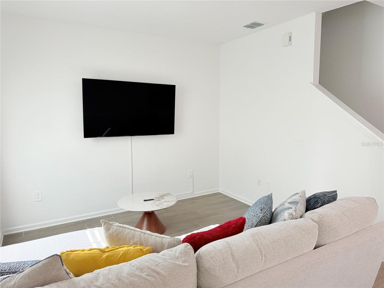 Listing Photo 12