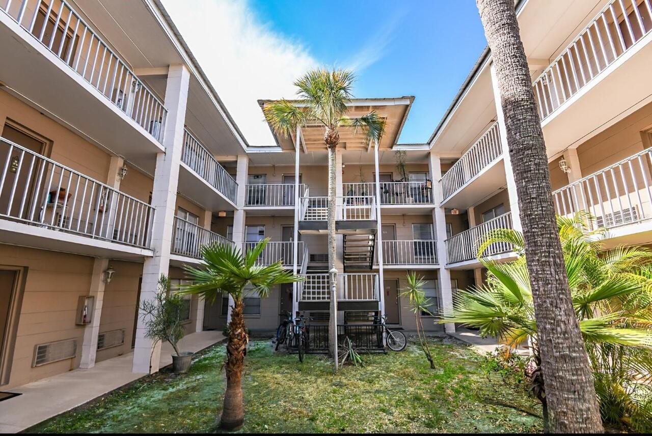 Listing Photo 10