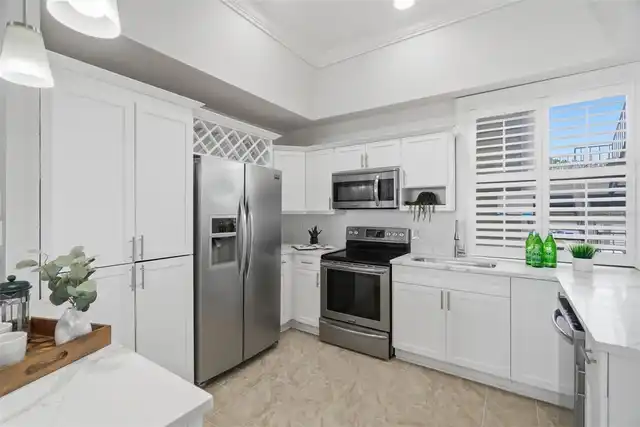 Listing Photo 10