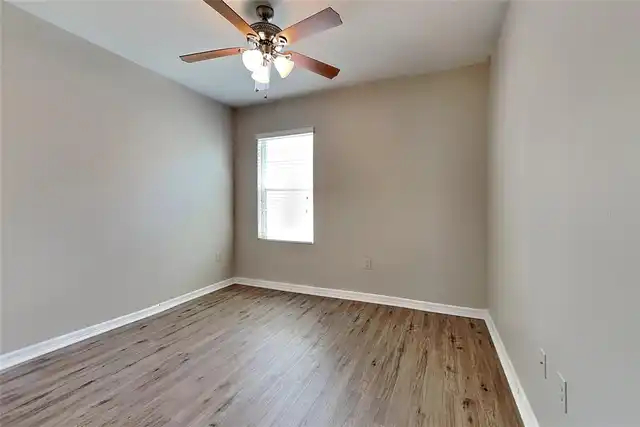 Listing Photo 11