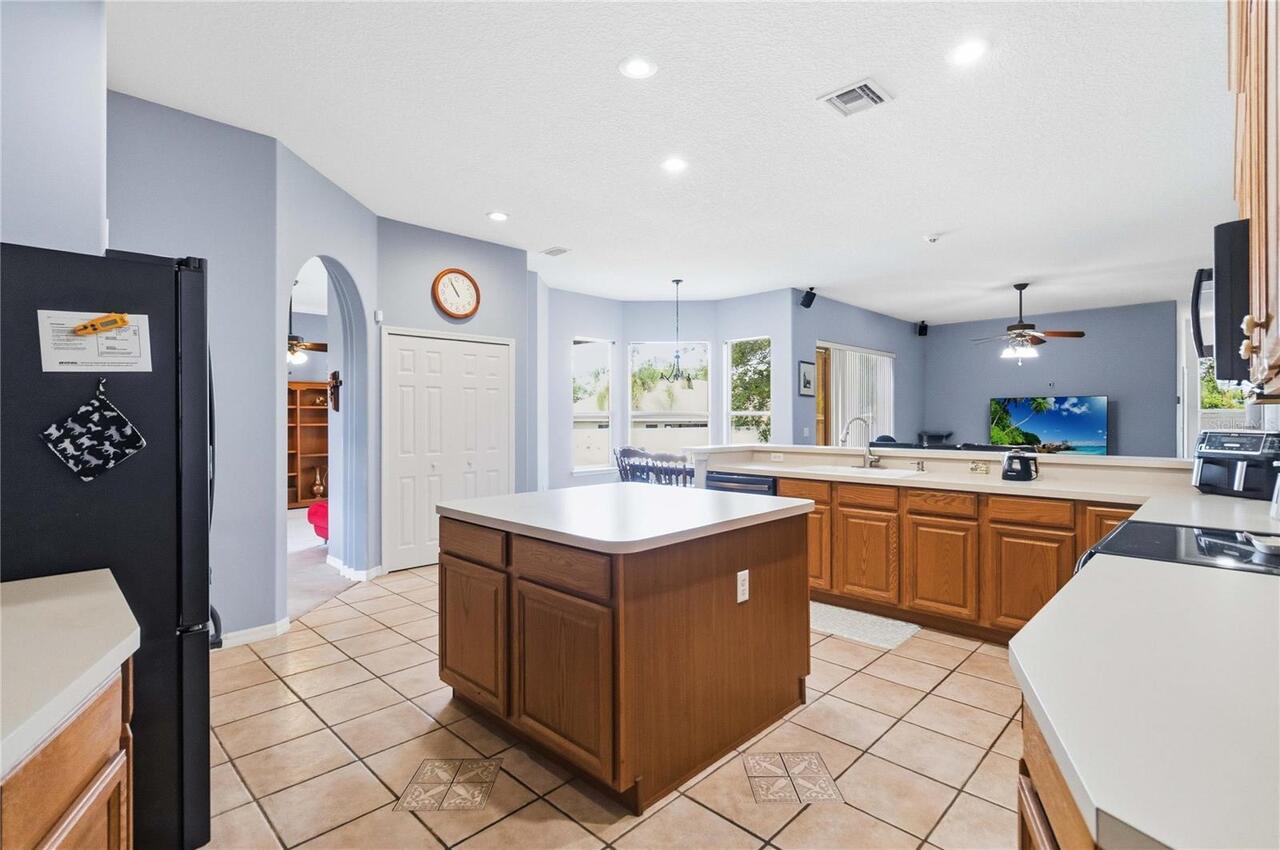 Listing Photo 11