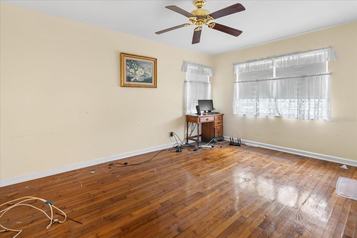 Listing Photo 11