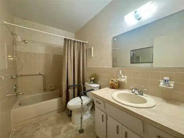 Listing Photo 23