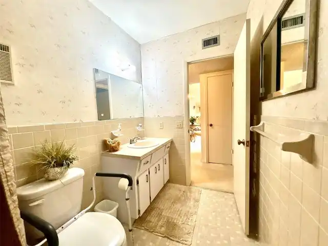 Listing Photo 24