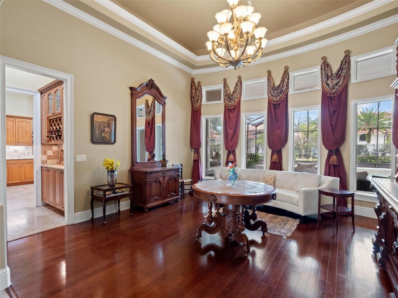 Listing Photo 10