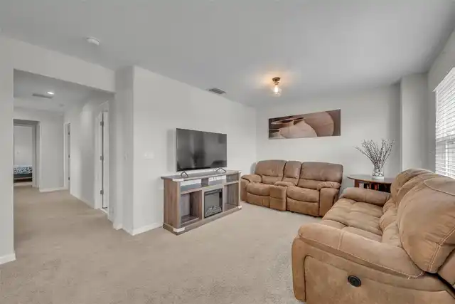 Listing Photo 14