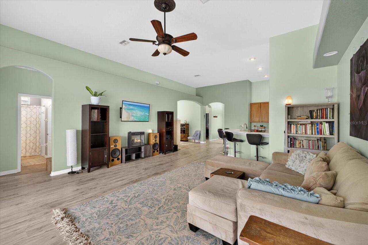 Listing Photo 16