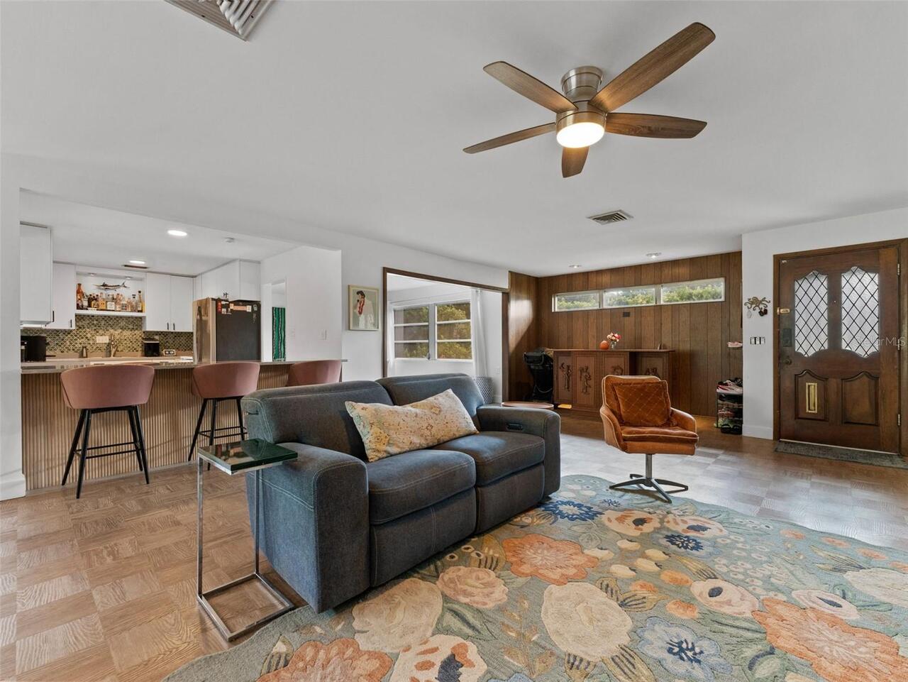 Listing Photo 8