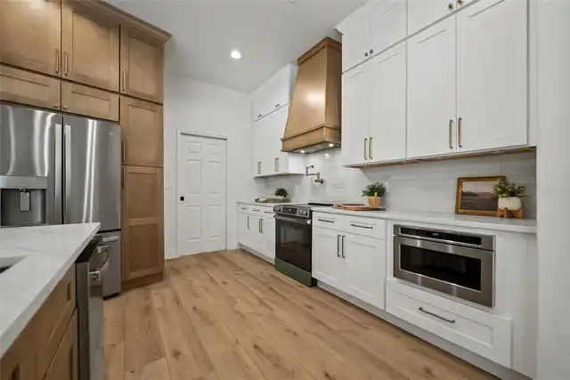 Listing Photo 11