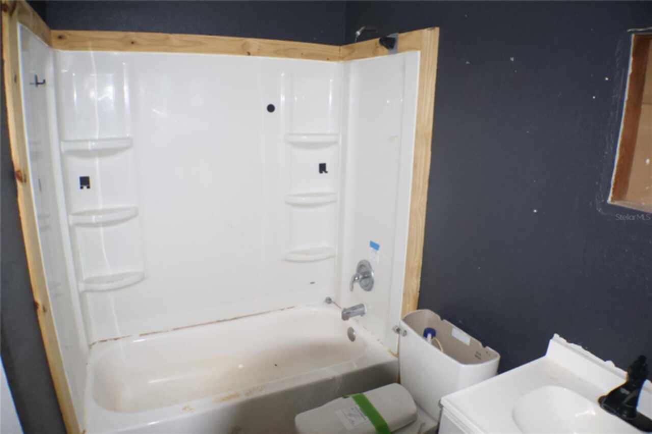 Listing Photo 9