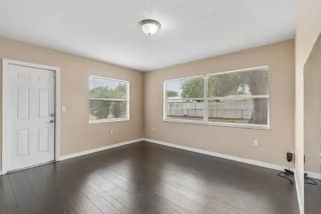 Listing Photo 22