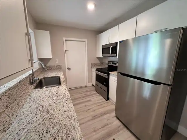 Listing Photo 9