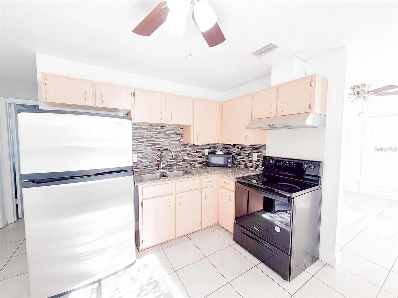 Listing Photo 9